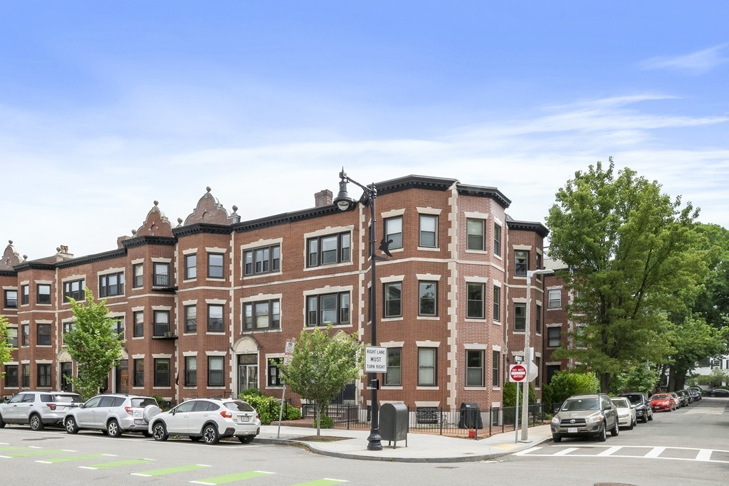 909 Beacon Street, Unit 5 Boston, MA 02215 - Photo 16 of 19