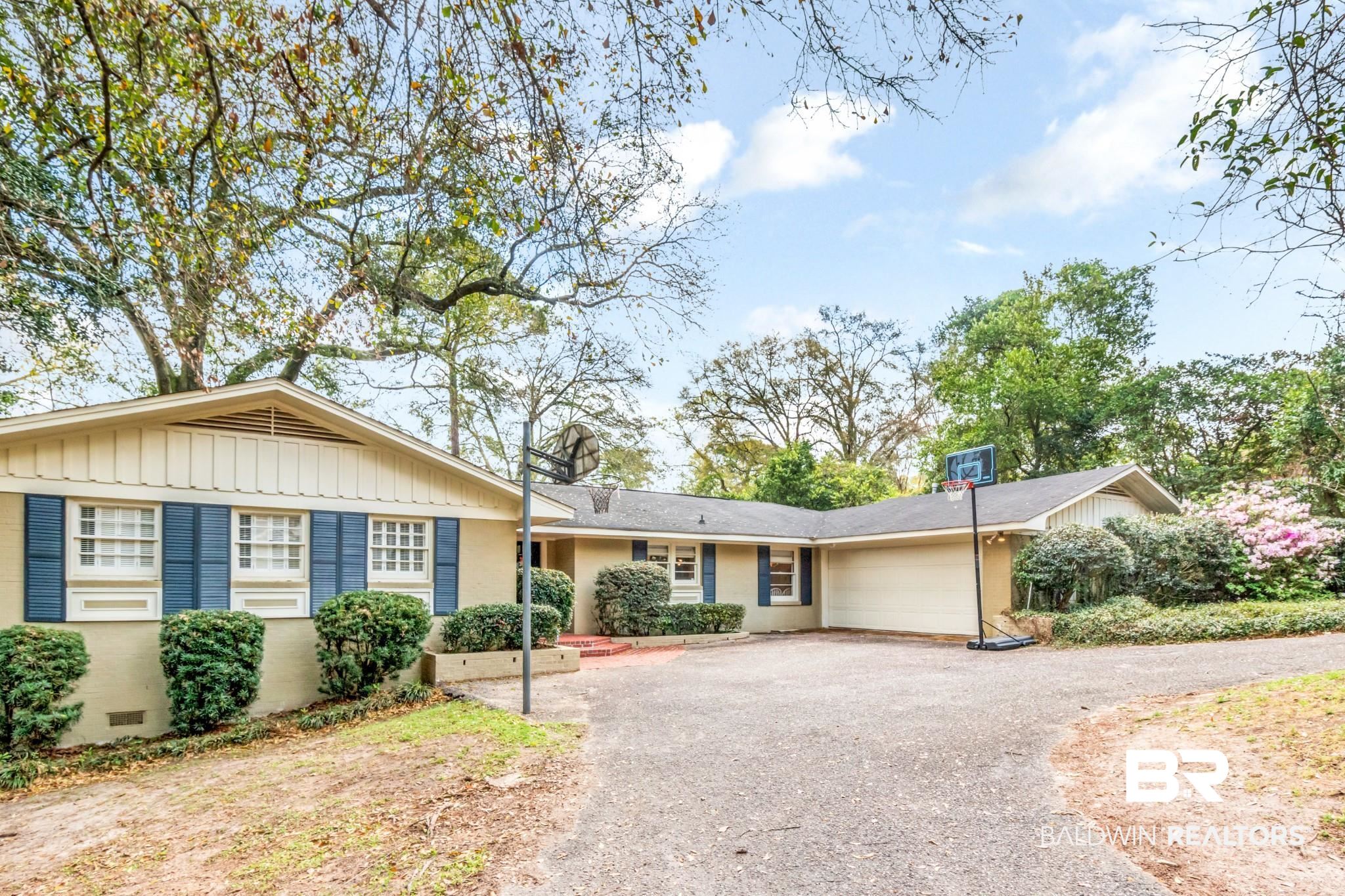 628 Chelsea Drive East Mobile, AL 36608 - Photo 3 of 41