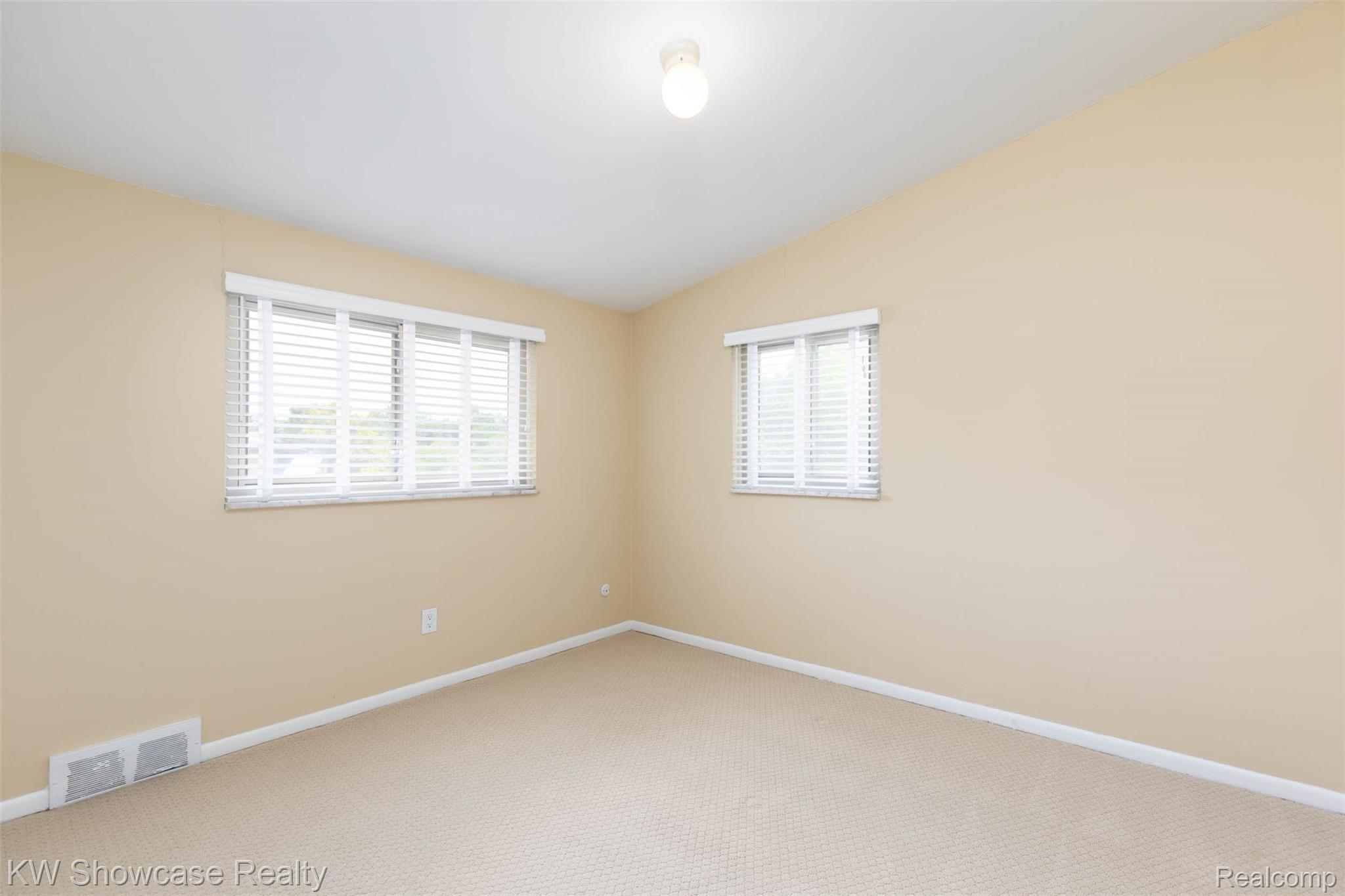 964 Adams Road, Unit 8 Birmingham, MI 48009 - Photo 12 of 23 Second Bedroom or Den.jpg