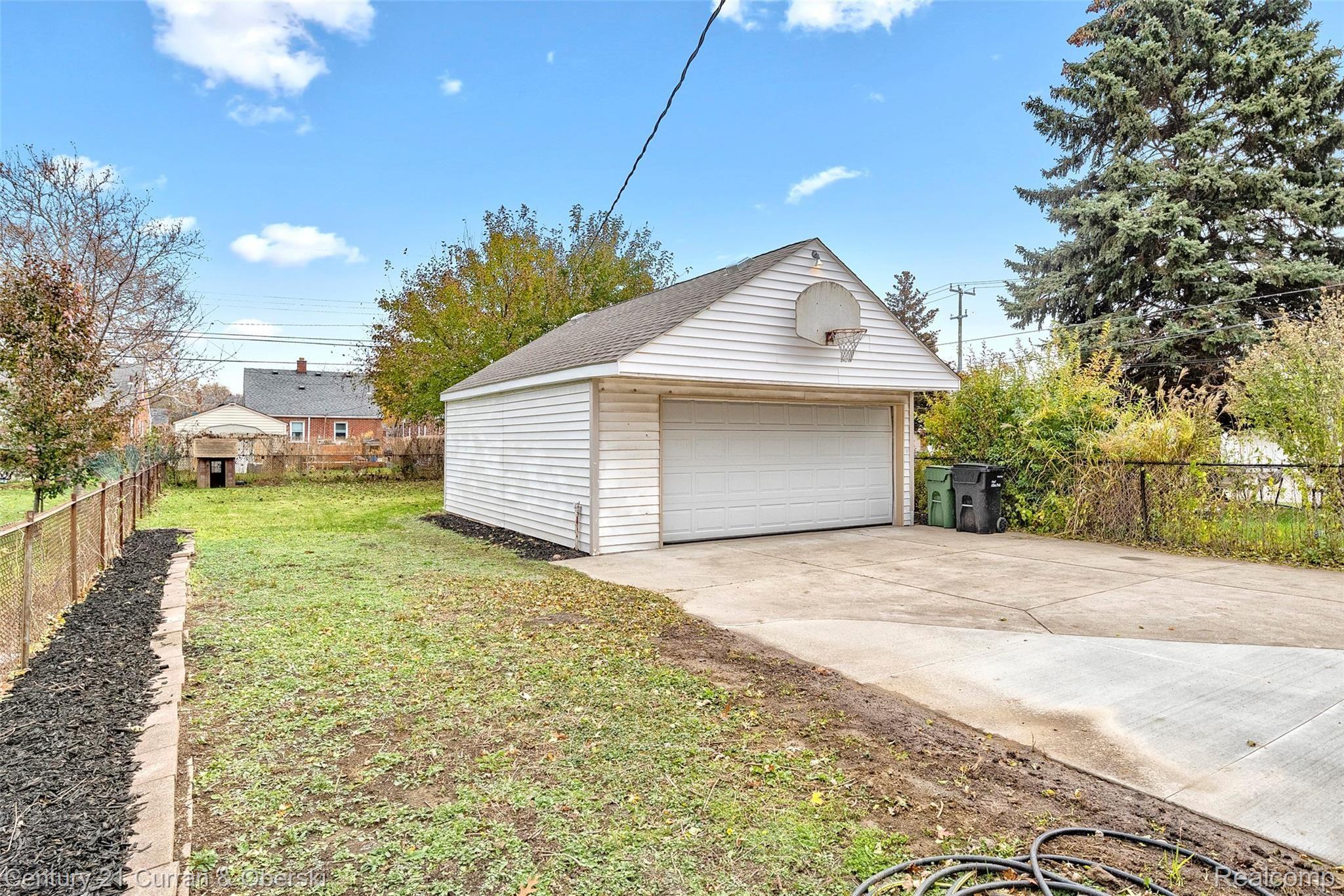 9725 Ruth Avenue Allen Park, MI 48101 - Photo 30 of 31 31.jpg