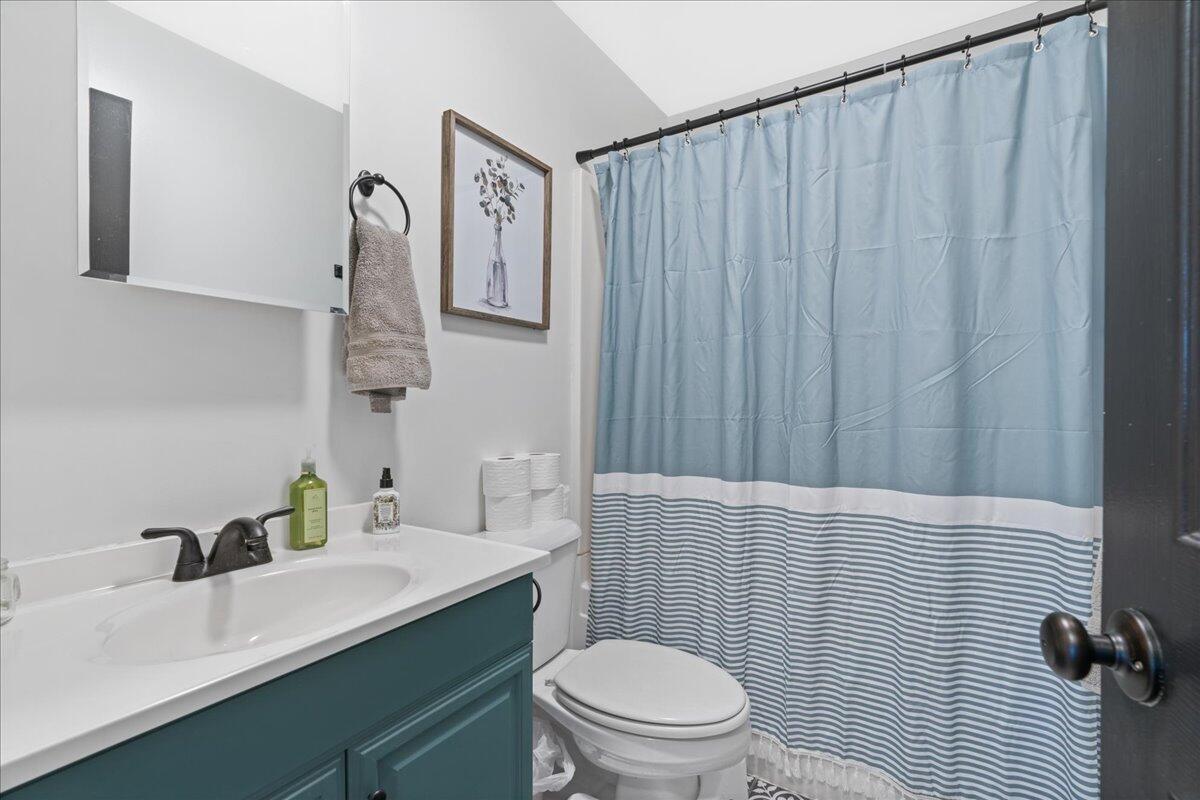 6340 Byron Road Howell, MI 48855 - Photo 13 of 27 02-Media Jett-2