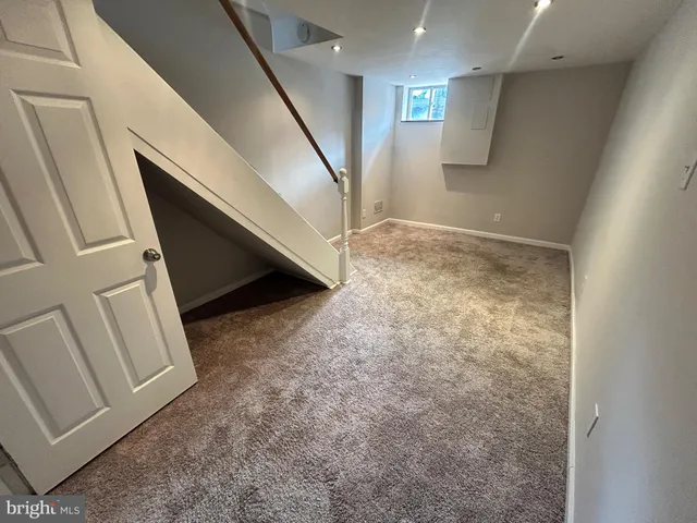 en view of an empty room