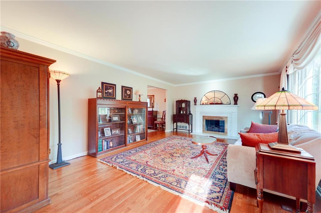 897 Old Hickory Road Pittsburgh, PA 15243 - Photo 2 of 25 Gallery Image 2
