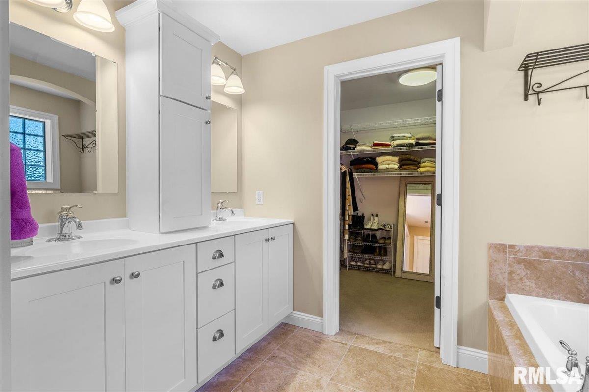 6405 12 Oaks Court Springfield, IL 62712 - Photo 20 of 54