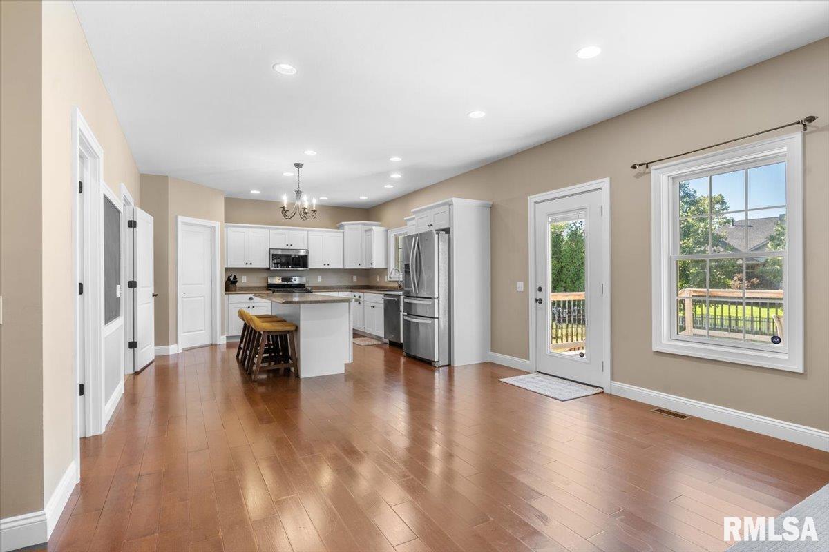 6405 12 Oaks Court Springfield, IL 62712 - Photo 6 of 54