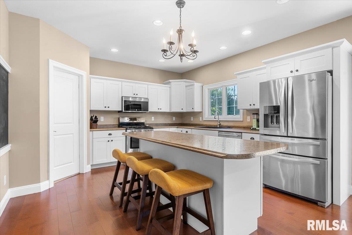 6405 12 Oaks Court Springfield, IL 62712 - Photo 8 of 54