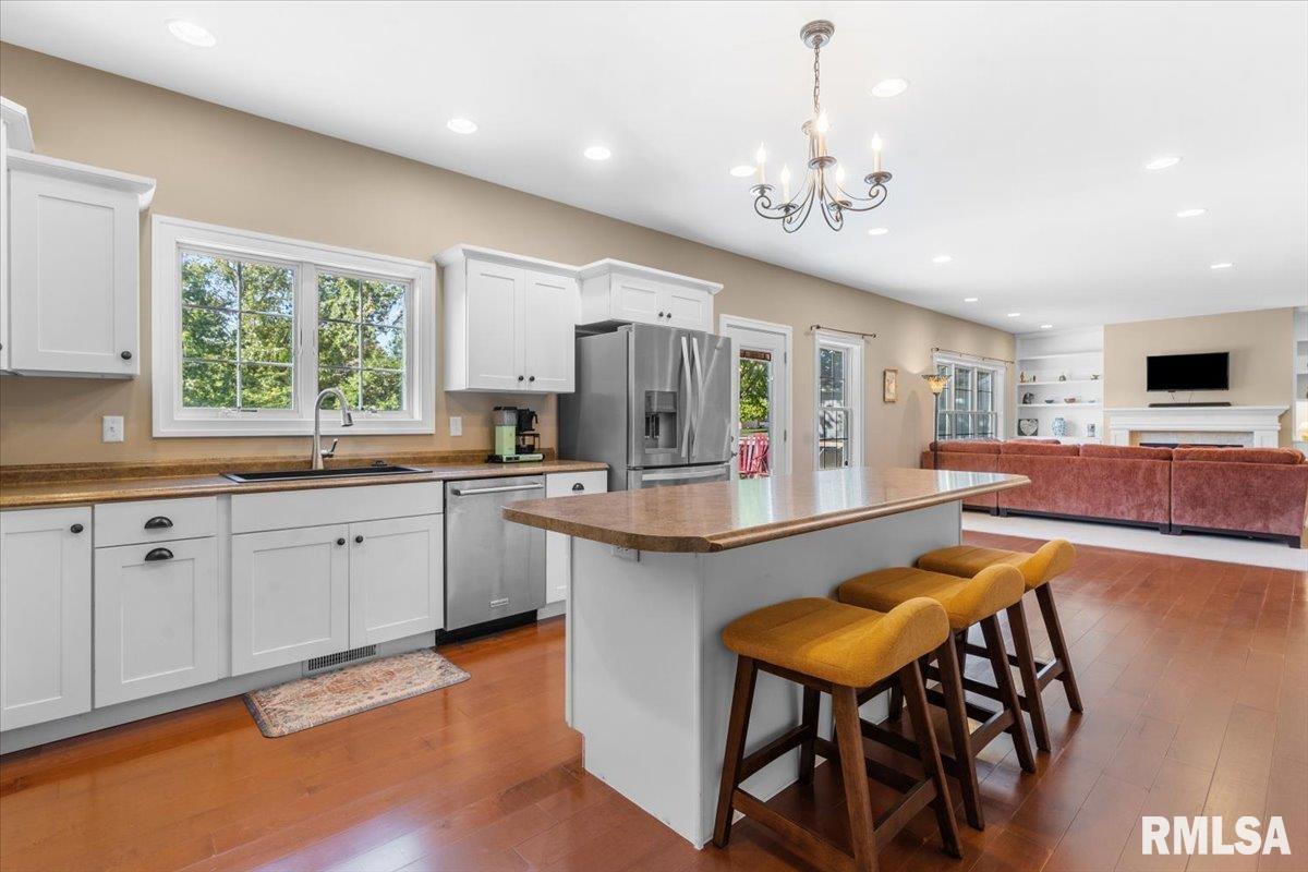 6405 12 Oaks Court Springfield, IL 62712 - Photo 9 of 54