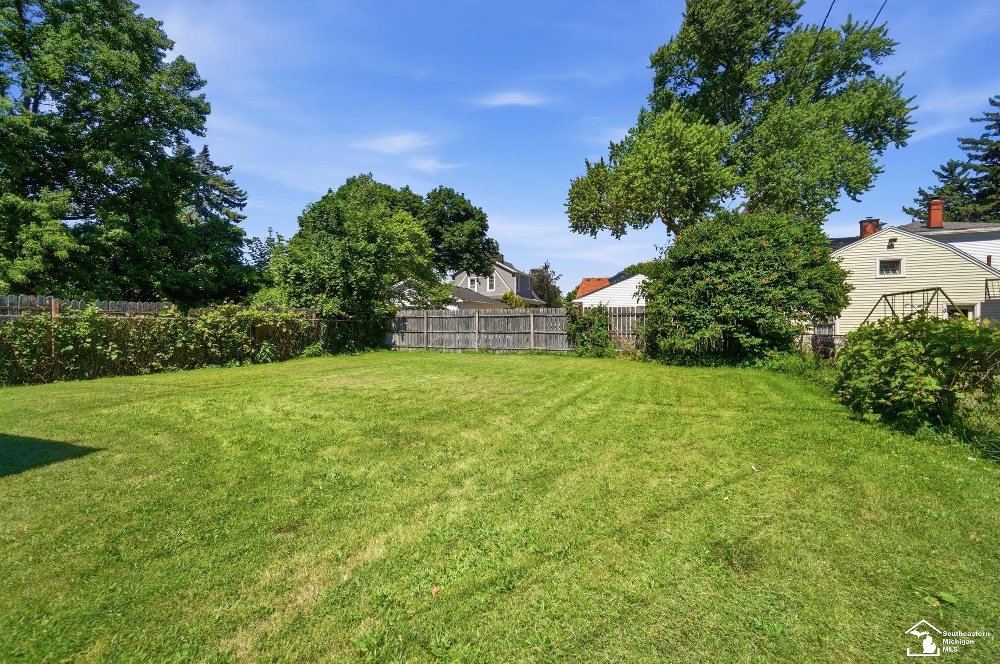 904 Custer Street Monroe, MI 48161 - Photo 39 of 42 50213237-4d69a358-e01d-4b33-927d-c4900aa6cc71.JPG