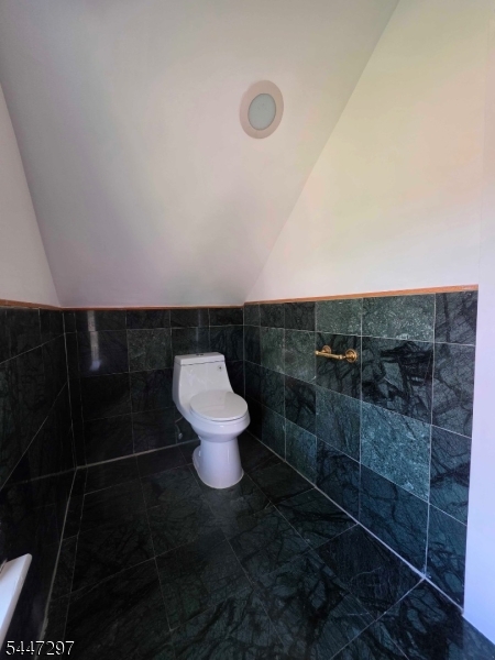 409 Tryon Avenue Englewood, NJ 07631 - Photo 13 of 20 Gallery Image 13