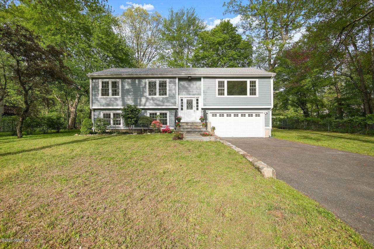 63 Lancer Road Riverside, CT 06878 - Photo 1 of 39 001