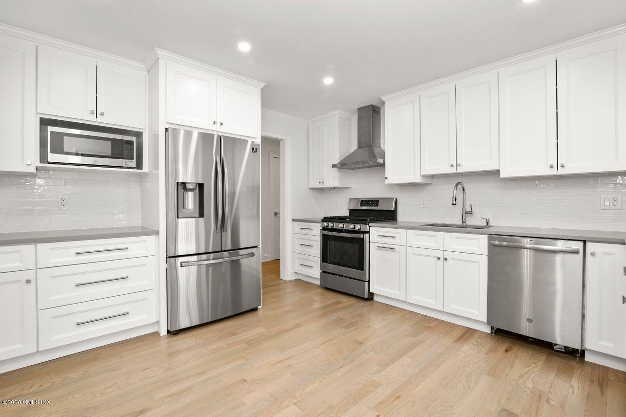 63 Lancer Road Riverside, CT 06878 - Photo 24 of 39 024