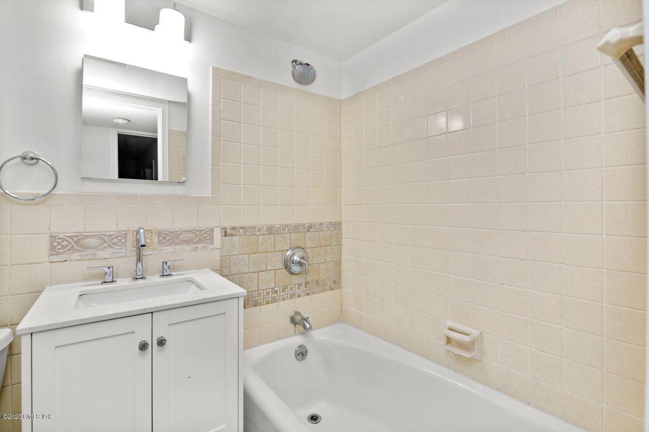 63 Lancer Road Riverside, CT 06878 - Photo 36 of 39 038