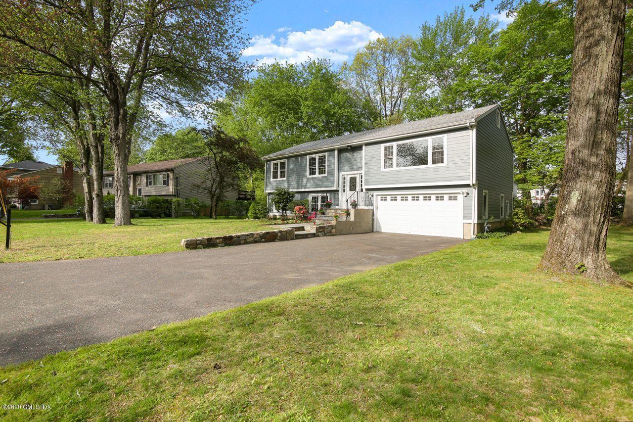 63 Lancer Road Riverside, CT 06878 - Photo 4 of 39 004