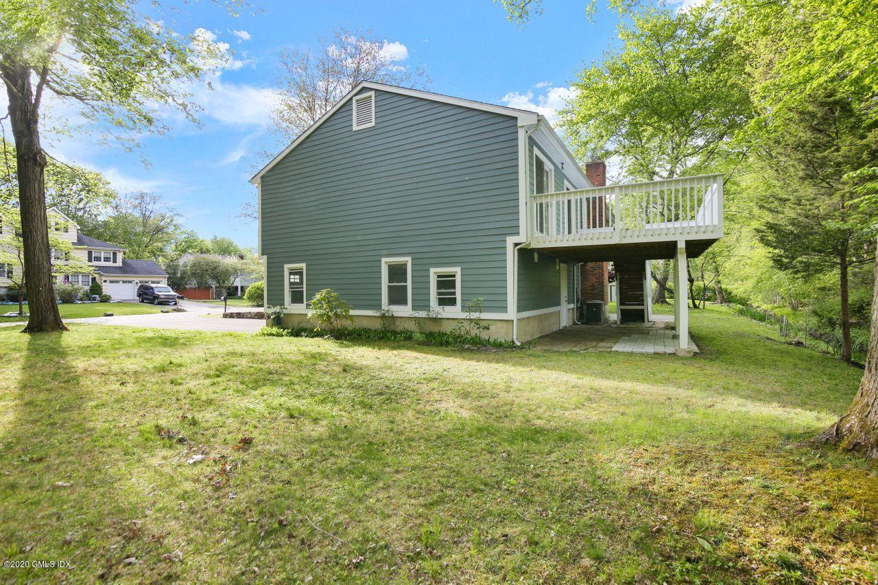 63 Lancer Road Riverside, CT 06878 - Photo 8 of 39 008