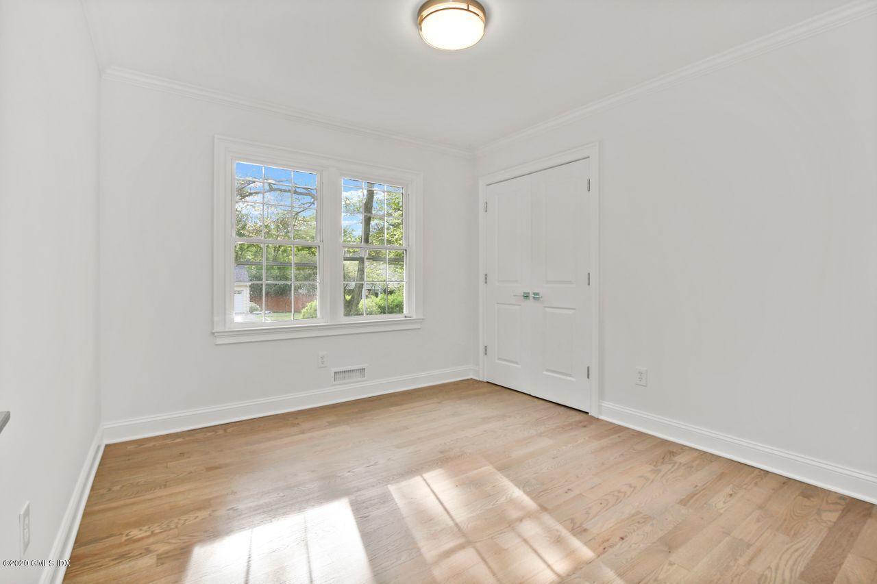 63 Lancer Road Riverside, CT 06878 - Photo 9 of 39 009