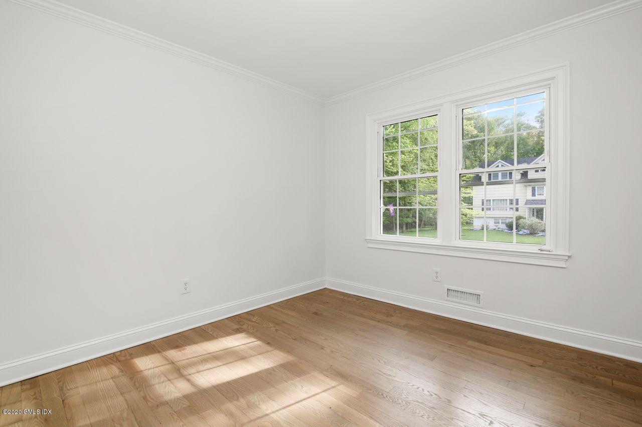 63 Lancer Road Riverside, CT 06878 - Photo 10 of 39 010