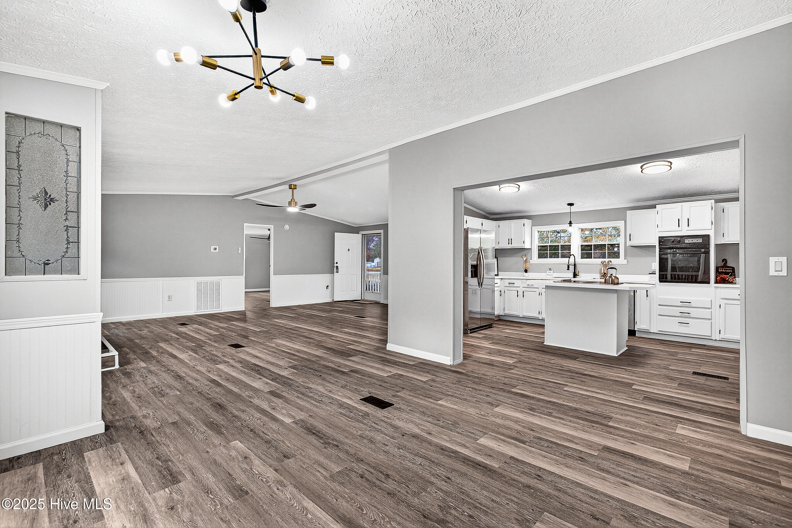1500 Kader Merritt Road Rose Hill, NC 28458 - Photo 11 of 43 Dining Room/Kitchen