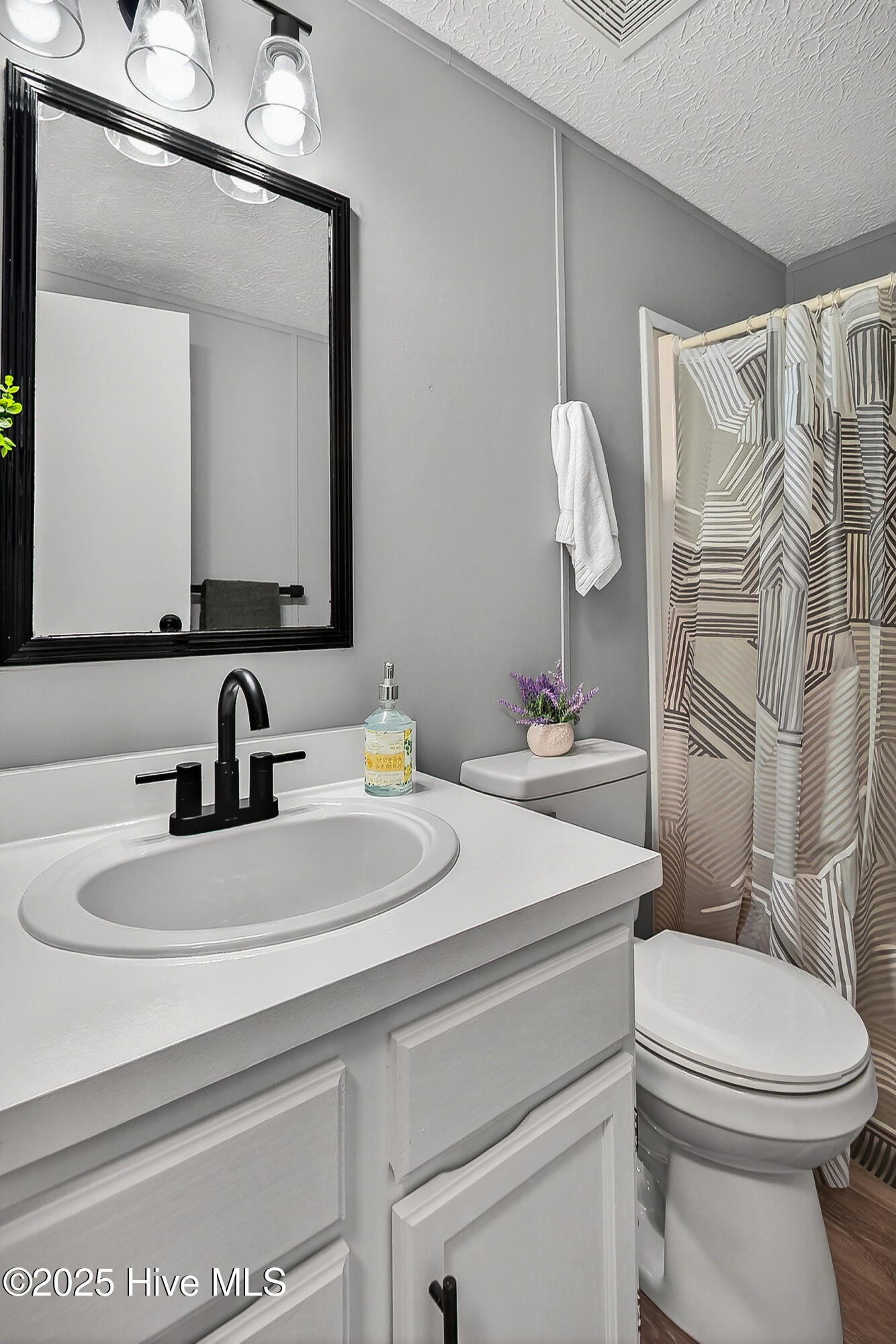 1500 Kader Merritt Road Rose Hill, NC 28458 - Photo 26 of 43 Guest Bath