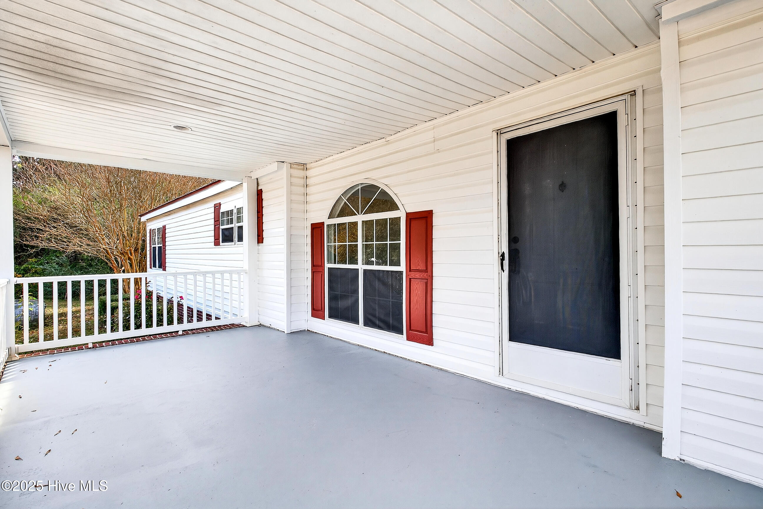 1500 Kader Merritt Road Rose Hill, NC 28458 - Photo 3 of 43 Front Porch