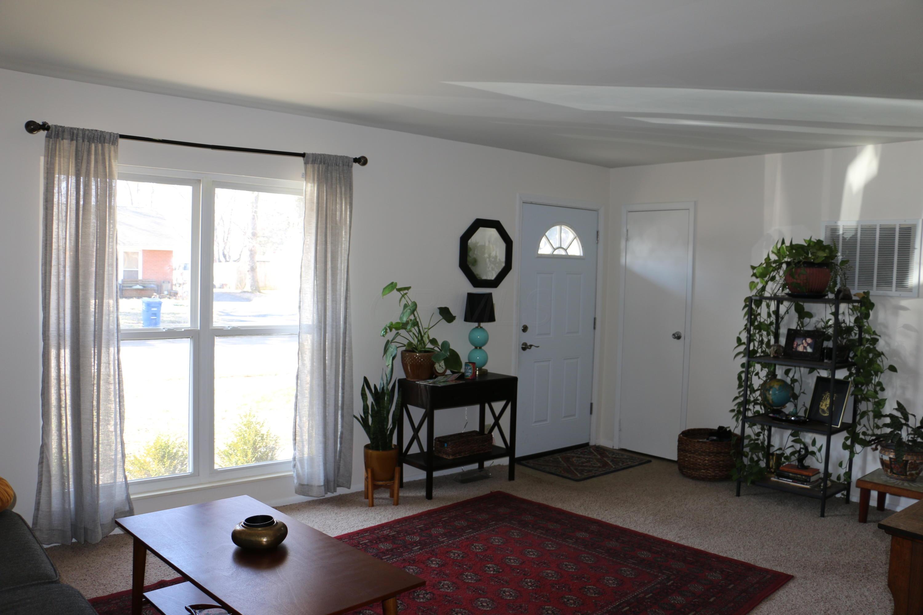 172 Regents Road Gahanna, OH 43230 - Photo 3 of 16