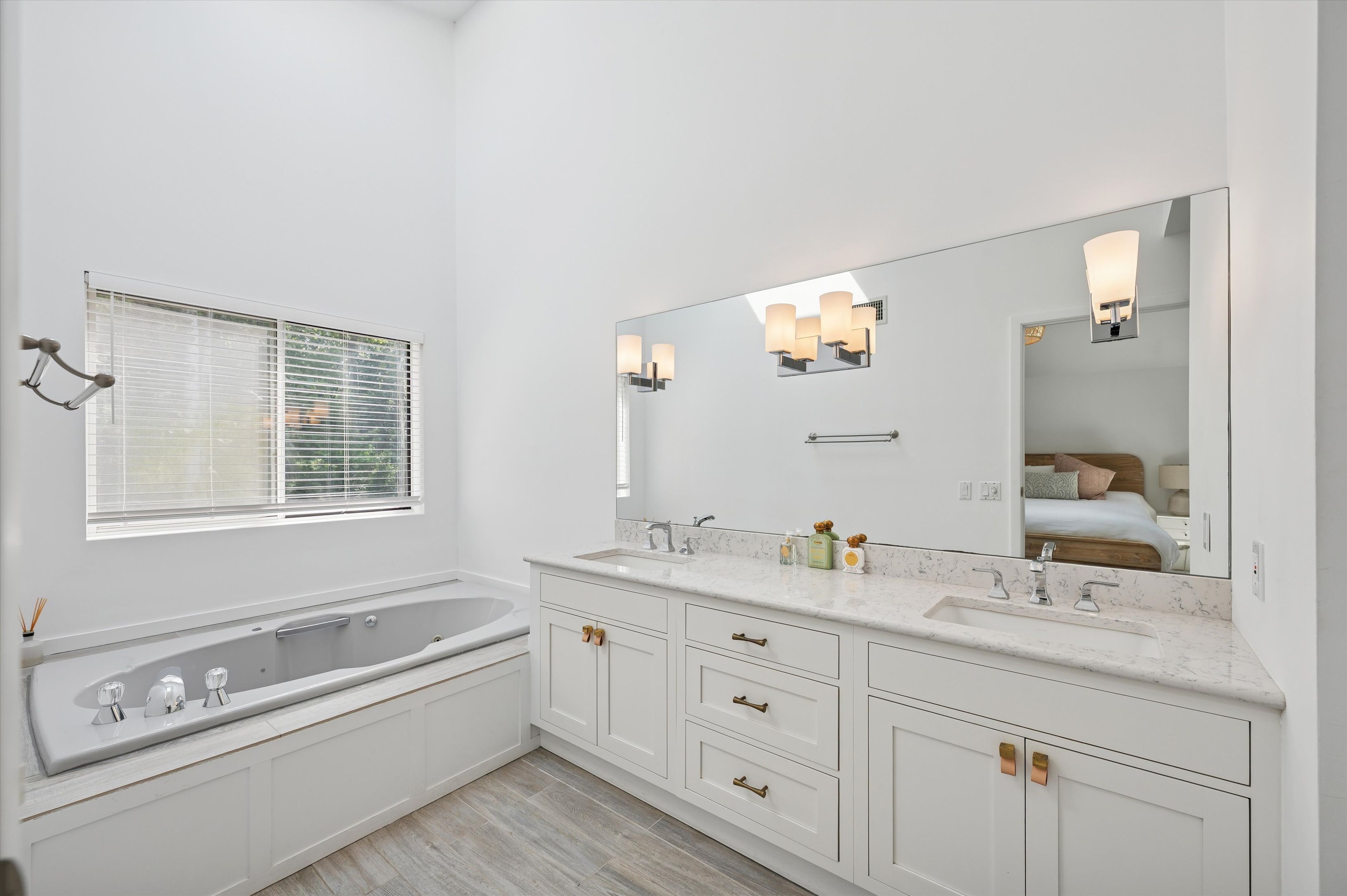 14 Livery Lane East Hampton, NY 11937 - Photo 14 of 33