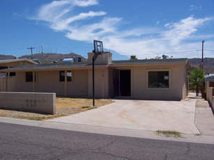 819 West Piedmont Road Phoenix, AZ 85041 - Photo 1 of 1 front