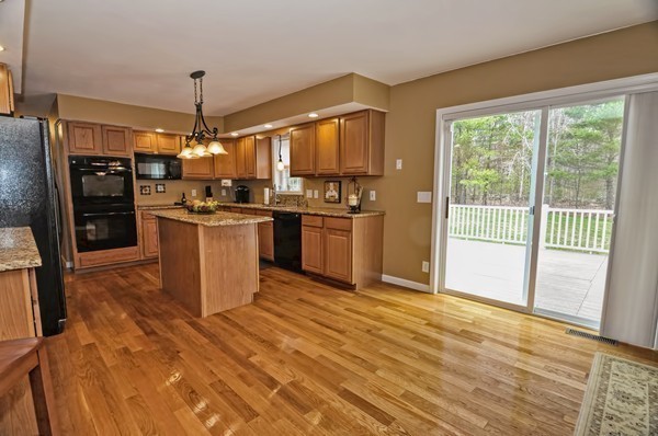 121 Stone School Road Sutton, MA 01590 - Photo 11 of 30