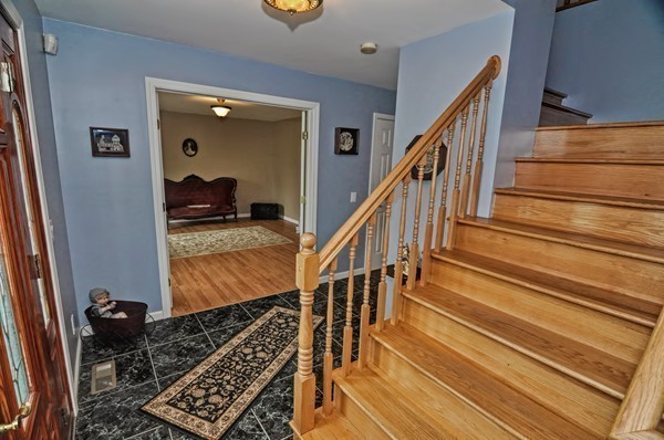121 Stone School Road Sutton, MA 01590 - Photo 5 of 30
