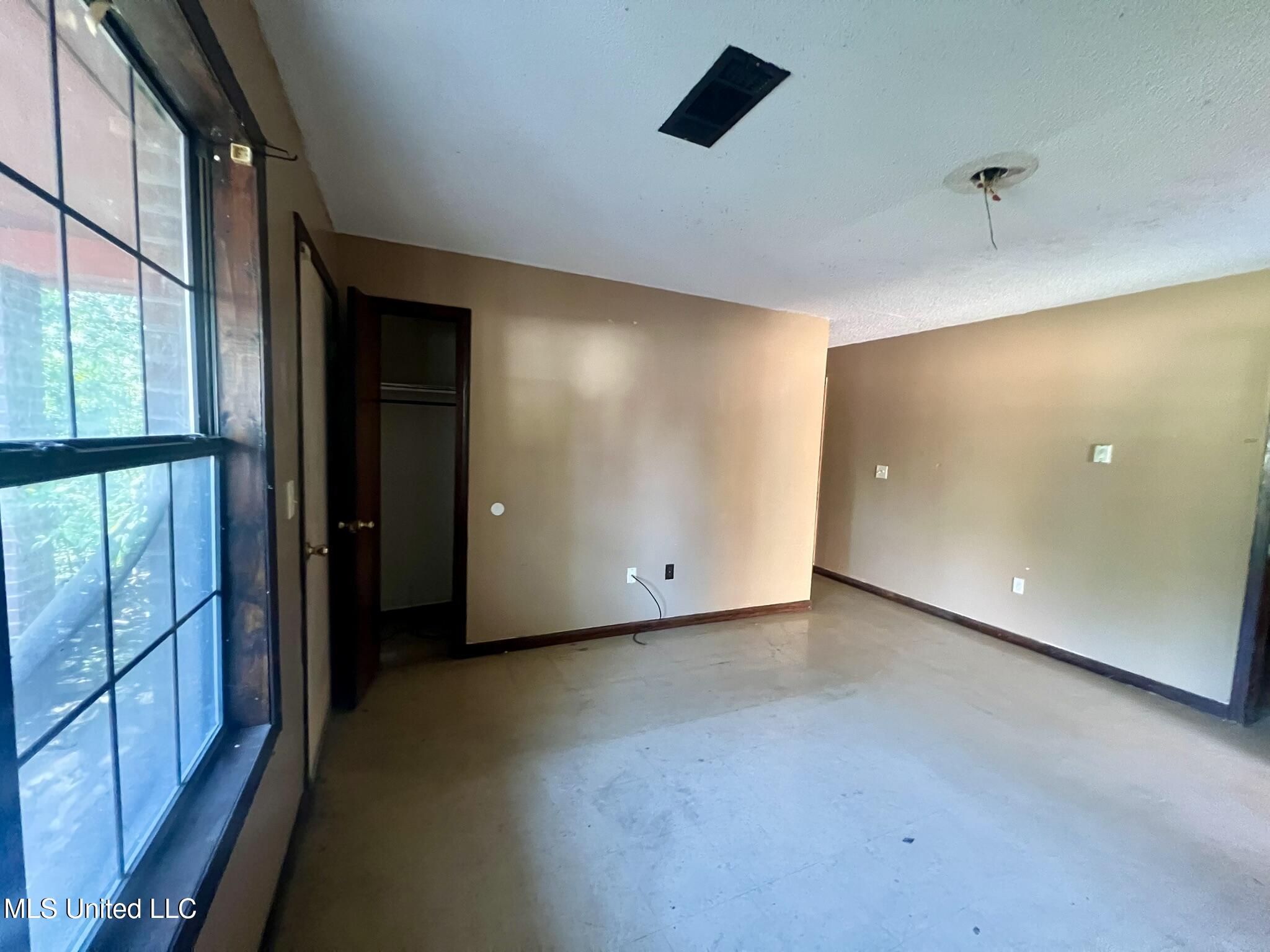 510 Lee Street Cleveland, MS 38732 - Photo 2 of 19 IMG_6421