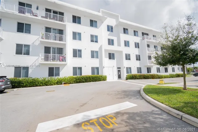 $2,299 | 2651 Northeast 212th Terrace, Unit 103, Miami, FL 33180