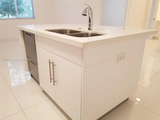 a close view of sink