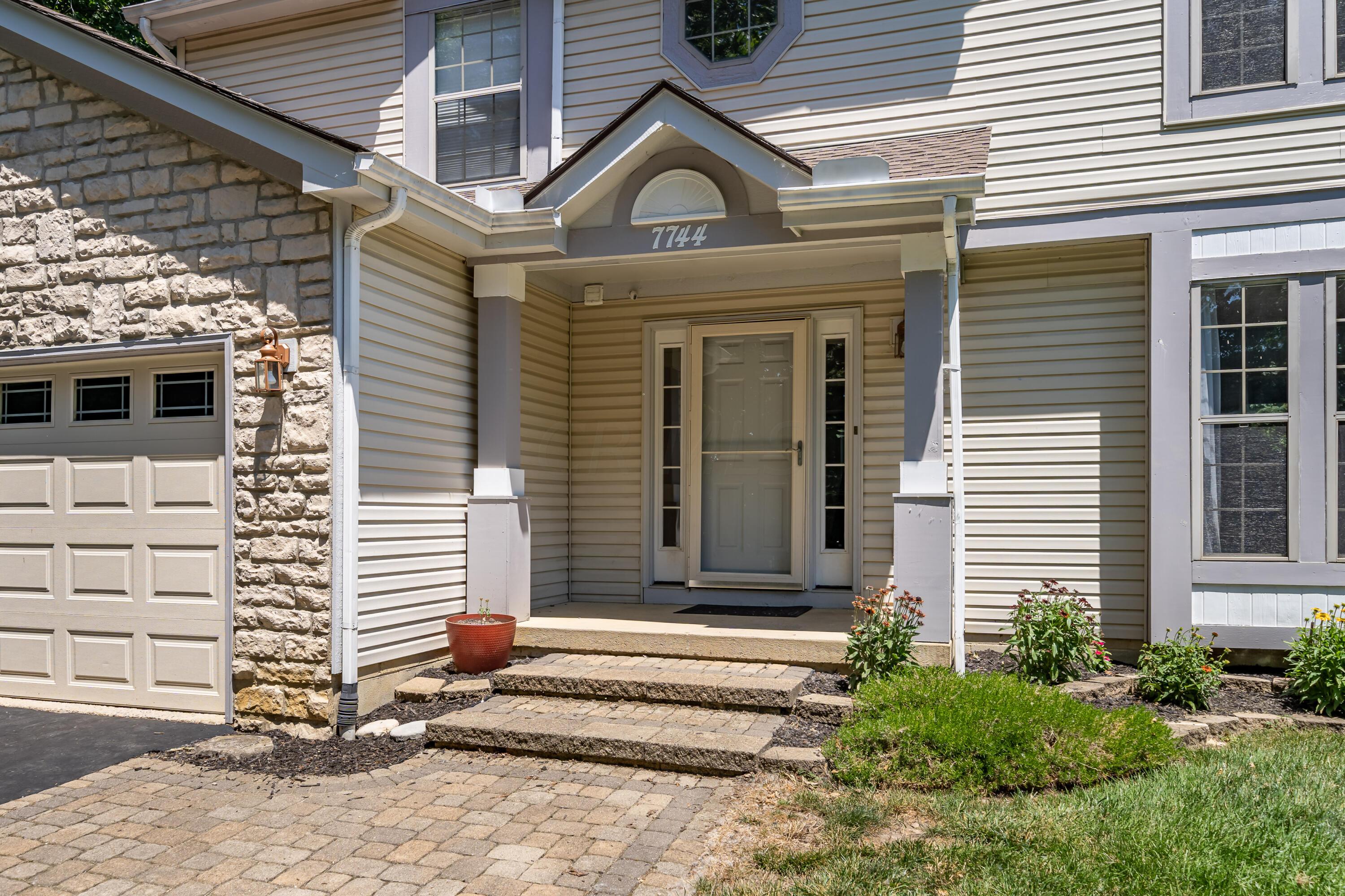 7744 Pinehill Road Lewis Center, OH 43035 - Photo 8 of 52 7744 Pinehill Rd_MLS_8