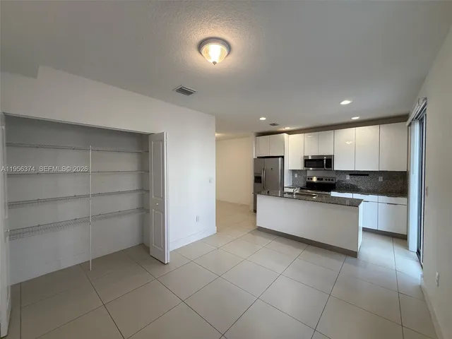 $3,200 | 14211 Southwest 126th Path, Unit 14211, Miami, FL 33186