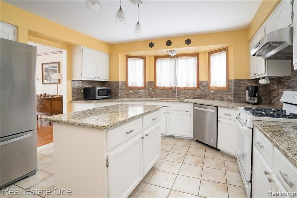 861 Norcross Drive Rochester Hills, MI 48307 - Photo 5 of 50