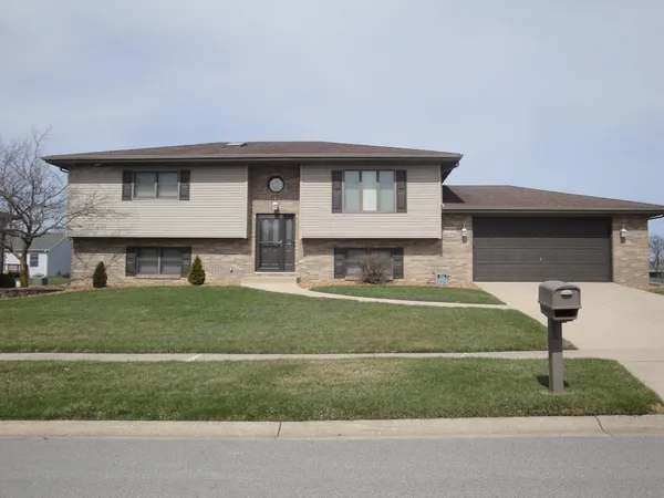 $399,900 | 11724 South Magoun Drive, St. John, IN 46373