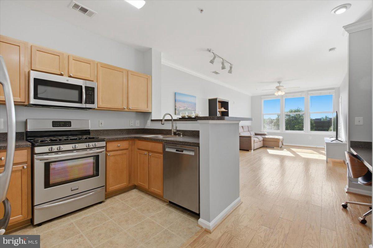 12000 Market Street, Unit 386 Reston, VA 20190 - Photo 22 of 49