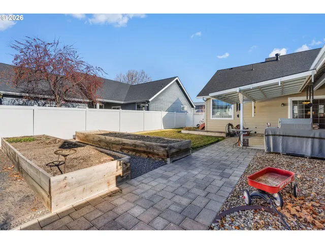 $529,900 | 1075 Northeast Hudspeth Lane, Prineville, OR 97754