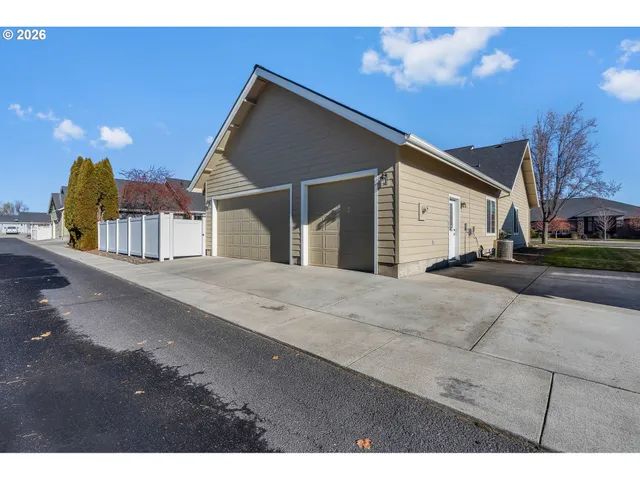 $529,900 | 1075 Northeast Hudspeth Lane, Prineville, OR 97754