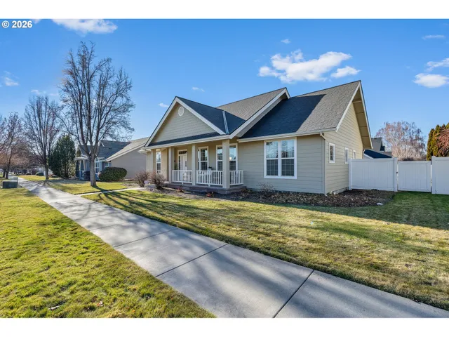 $529,900 | 1075 Northeast Hudspeth Lane, Prineville, OR 97754