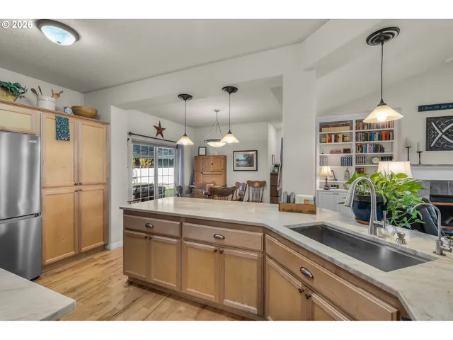 $529,900 | 1075 Northeast Hudspeth Lane, Prineville, OR 97754