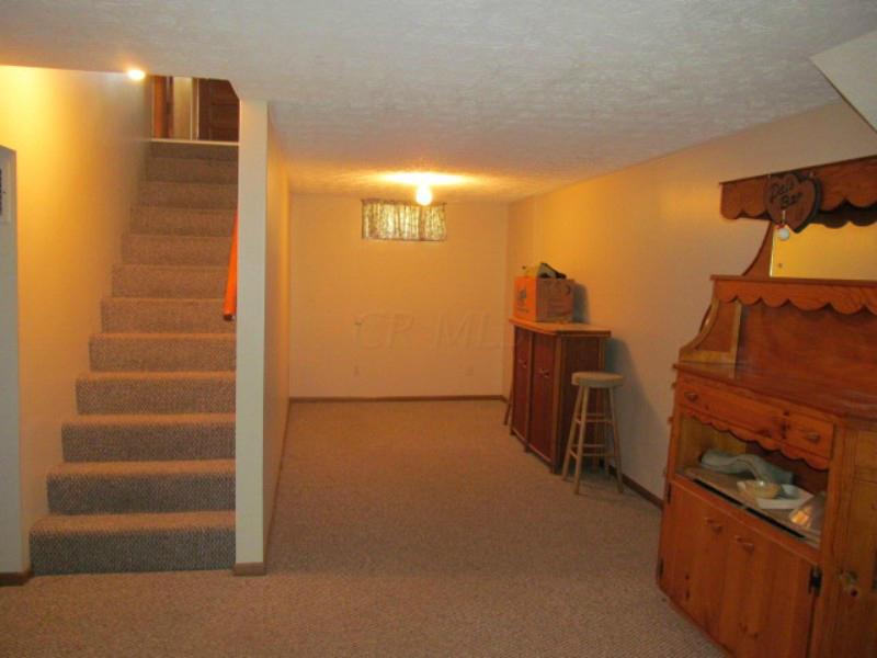 408 Spring Street Lancaster, OH 43130 - Photo 7 of 12