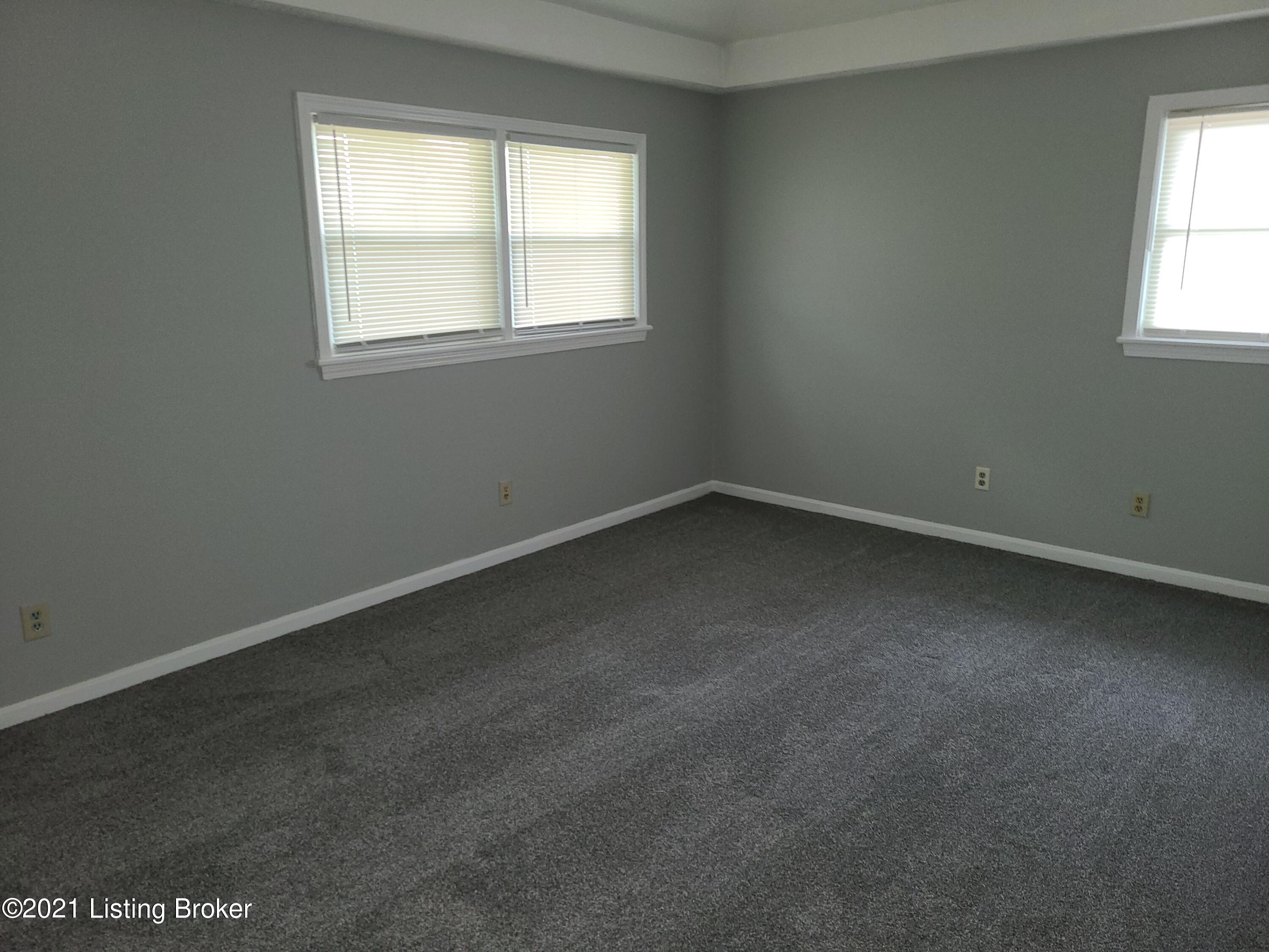 5309 Cane Run Road Louisville, KY 40258 - Photo 4 of 11 20211109_161921