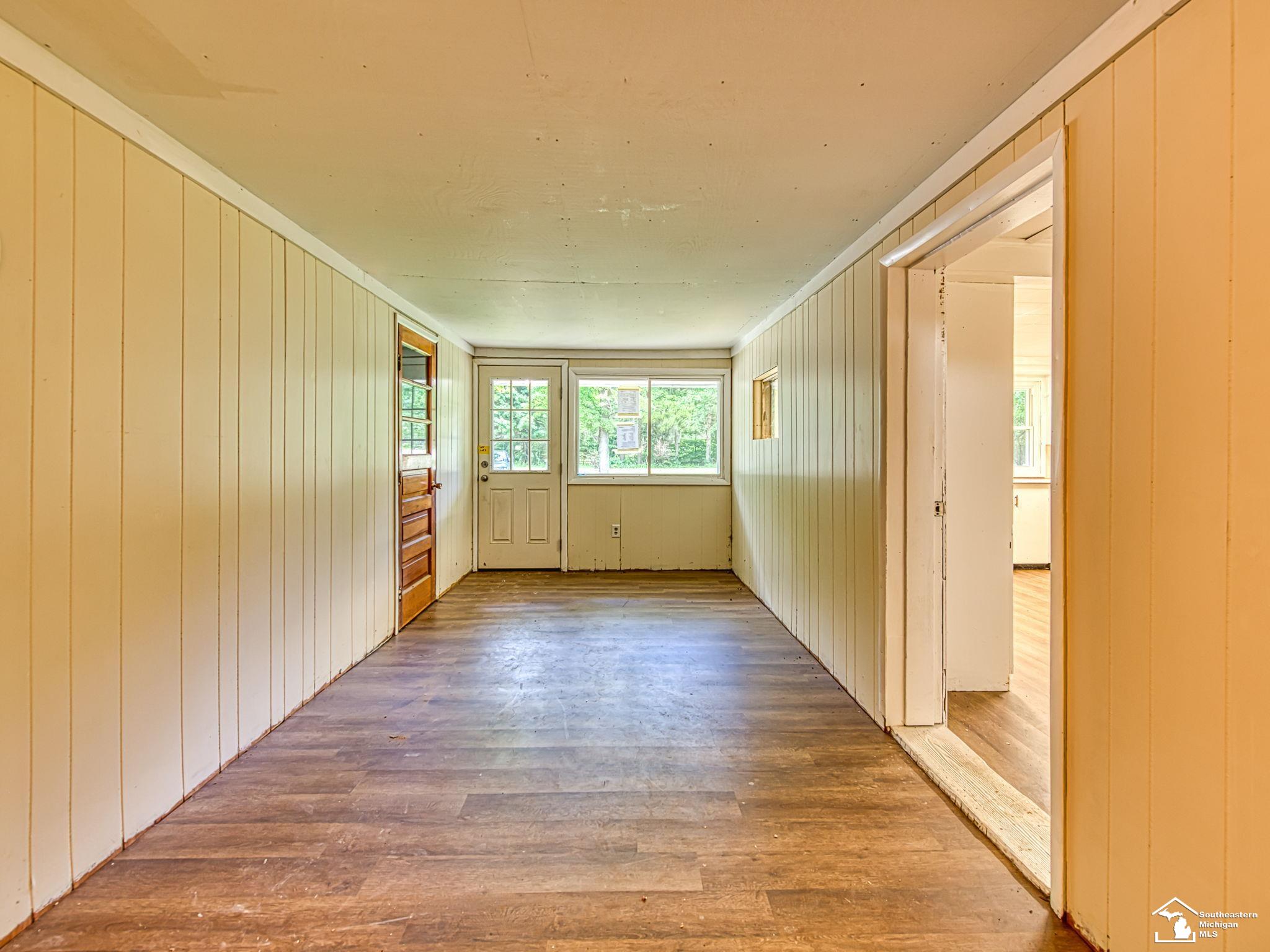 8706 Abbey Road Jackson, MI 49201 - Photo 4 of 37 50186756-c3ea6cdf-e573-4638-b858-914249e634e4.JPG