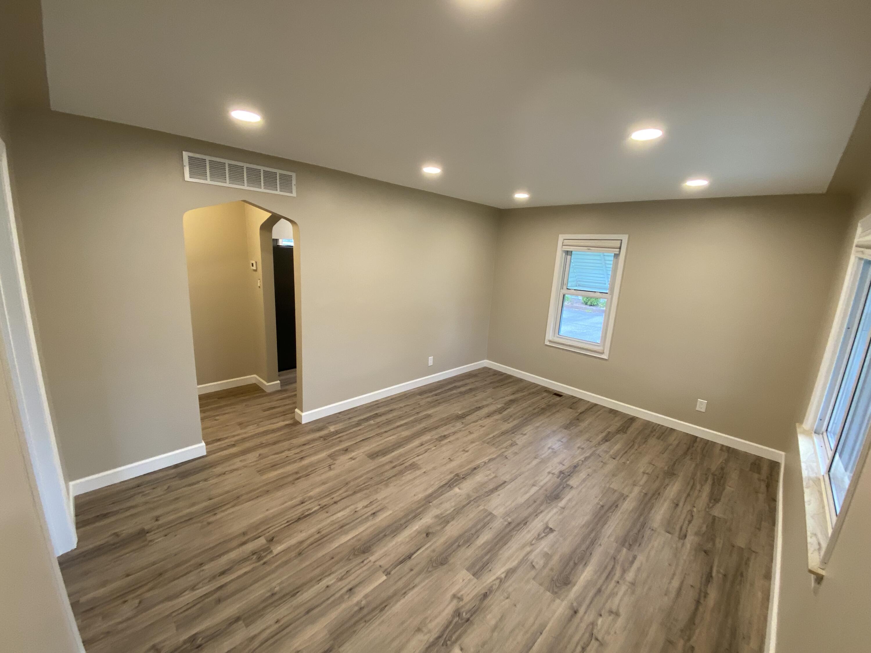 2790 Wisconsin Road Troy, MI 48083 - Photo 6 of 13 IMG_5142