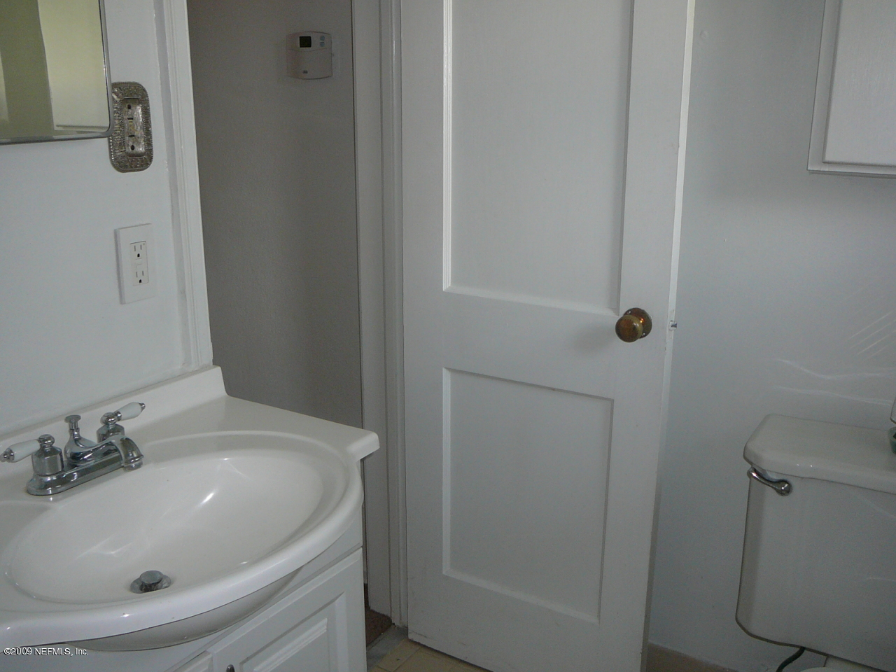 989 Glynlea Road Jacksonville, FL 32216 - Photo 13 of 15 BATHROOM