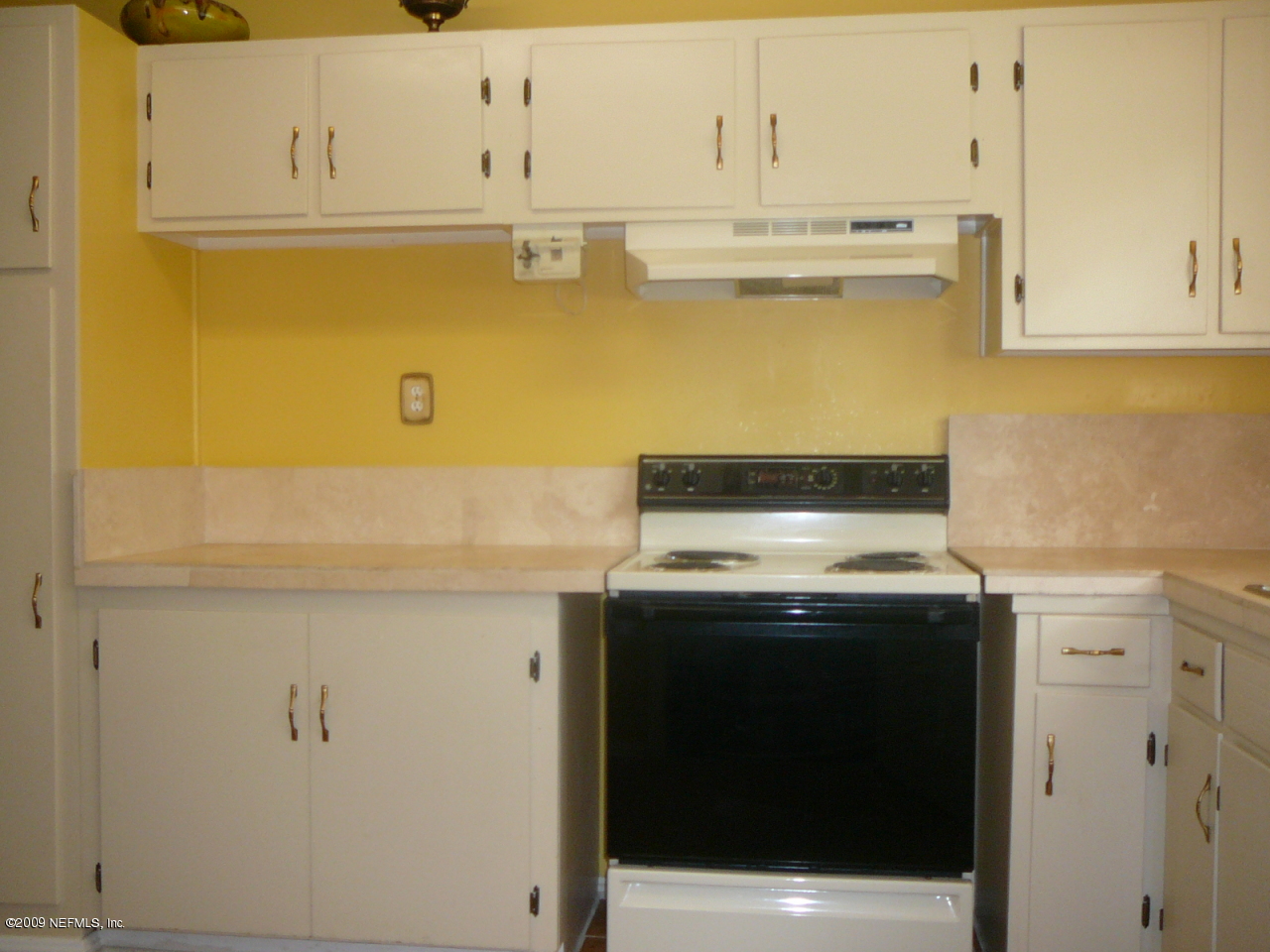 989 Glynlea Road Jacksonville, FL 32216 - Photo 4 of 15 KITCHEN