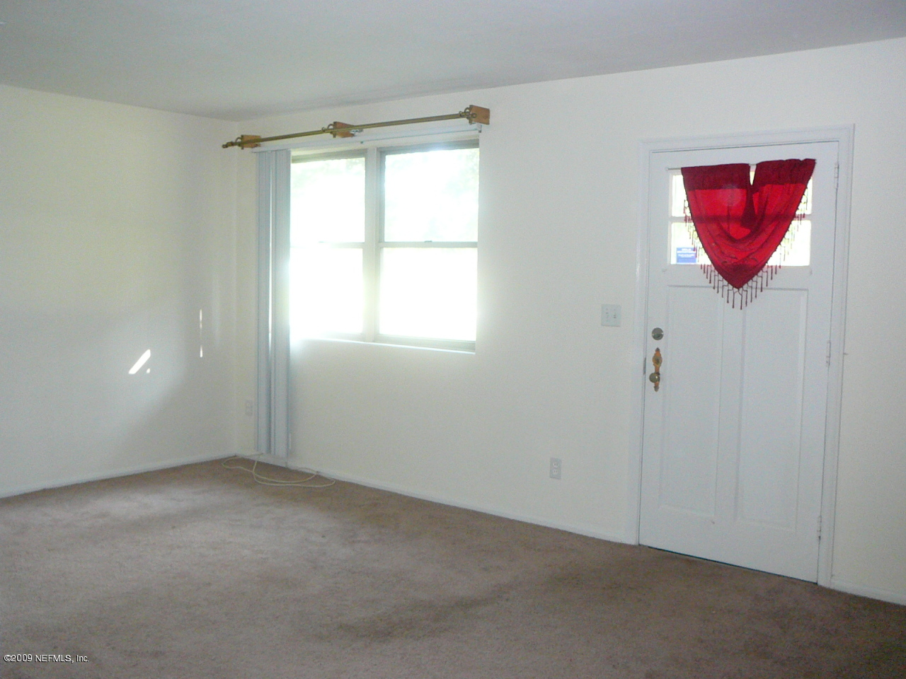 989 Glynlea Road Jacksonville, FL 32216 - Photo 6 of 15 LIVING ROOM