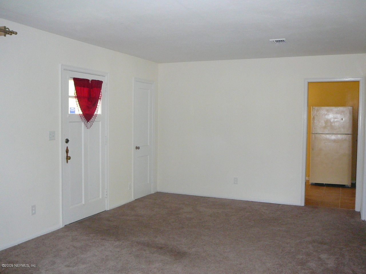 989 Glynlea Road Jacksonville, FL 32216 - Photo 7 of 15 LIVING ROOM