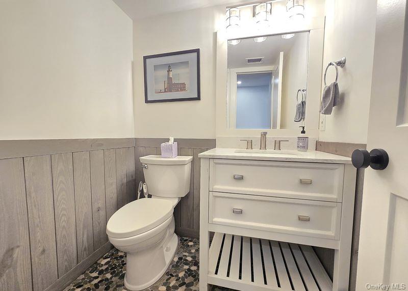 239 Birchwood Road Coram, NY 11727 - Photo 13 of 31