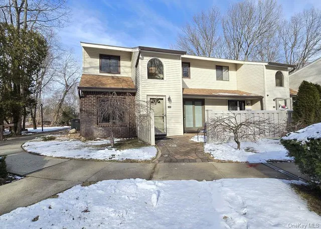 $449,999 | 239 Birchwood Road, Coram, NY 11727